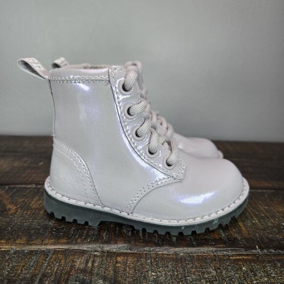 UGG T Ryann Toddler Size 6 Patent Leather Boots Zipper Lace Up Purple